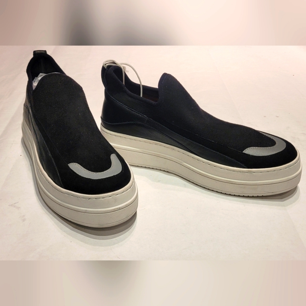 New Women's black leather suede JSlides platform reflective patch sneakers size6